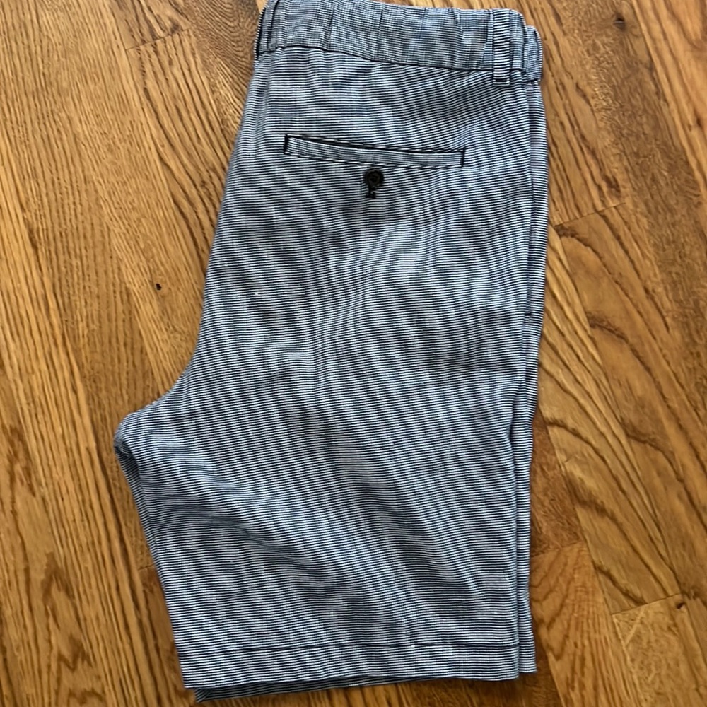 Banana republic men’s shorts. Blue size 34